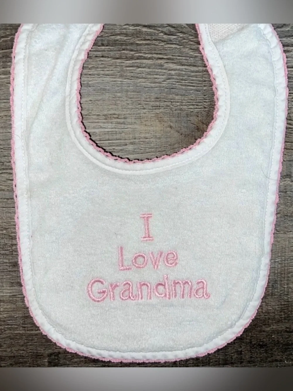💞 Pink & White “I Love Grandma” Terry Baby Bib